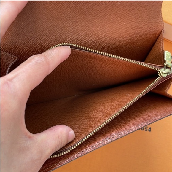 Traded  LOUIS VUITTON SARAH MONOGRAM WALLET AUTH & CHAIN LAST CHANCE - Picture 14 of 15